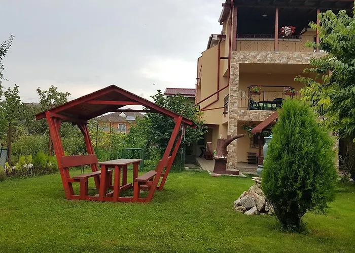 Razvan Πανσιόν Costinești