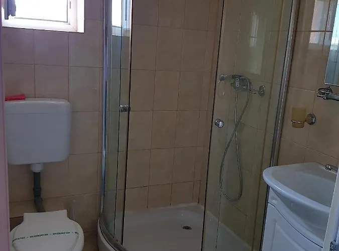 Razvan Πανσιόν 3*