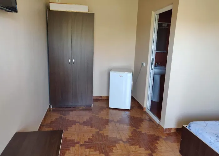 Razvan Πανσιόν Costinești