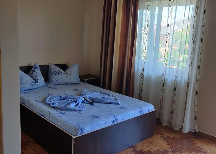 Razvan Πανσιόν Costinești