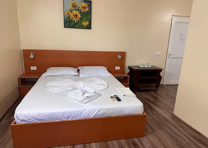 Razvan Πανσιόν Costinești