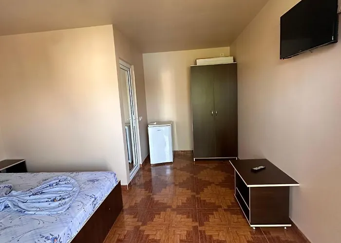 Razvan Πανσιόν Costinești